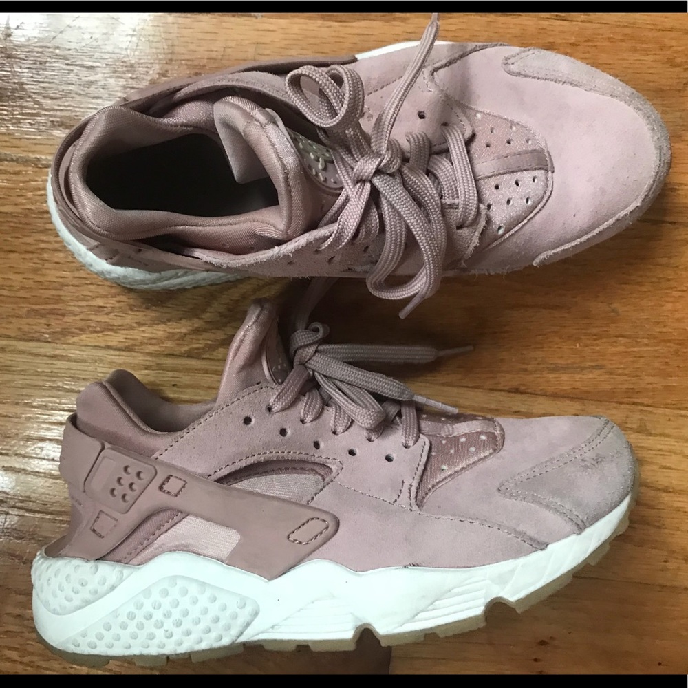 NIKE WOMENS AIR HUARACHE RUN SD